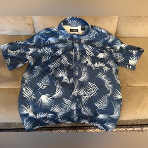 Chaps men’s Navy and White Hawaiian Tropical Print button down Shirt XL